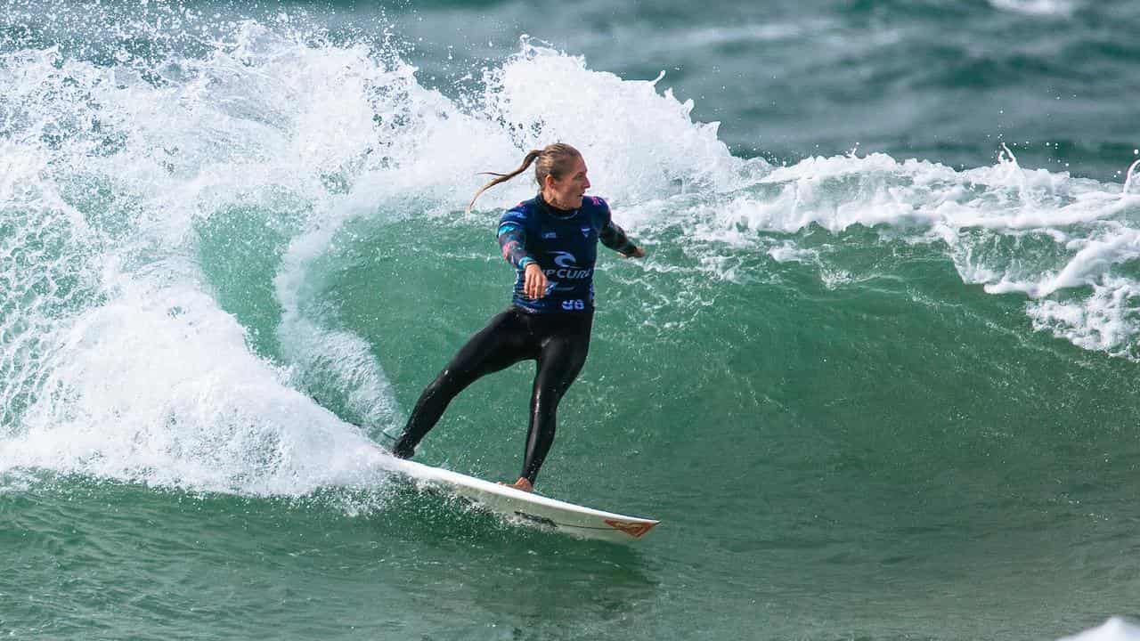 Steph Gilmore's WSL title-defence hopes alive in Tahiti