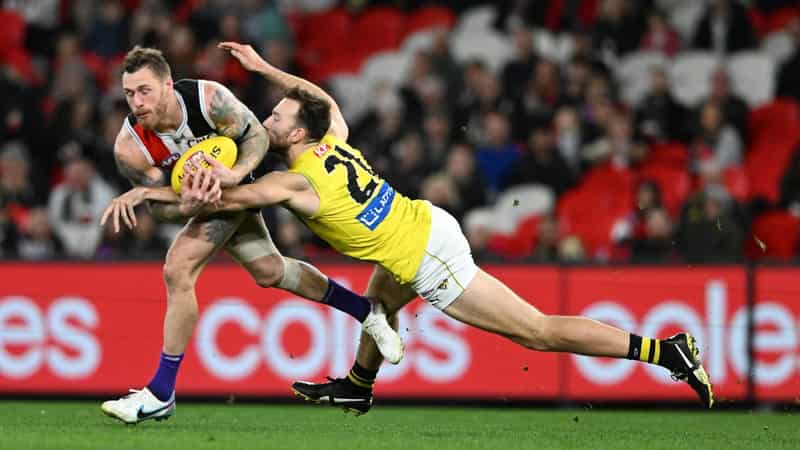 Saints buoyed by Membrey's return for AFL finals push