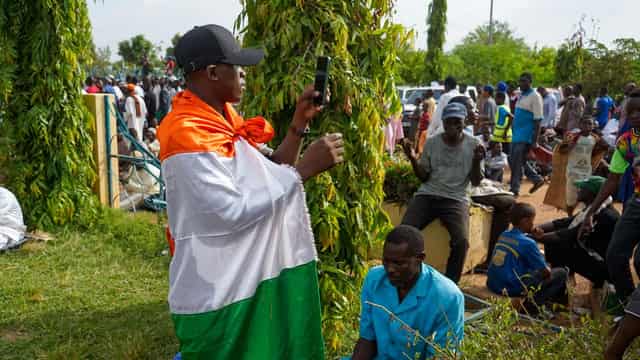 Niger junta says open to talks, Putin, US stress peace