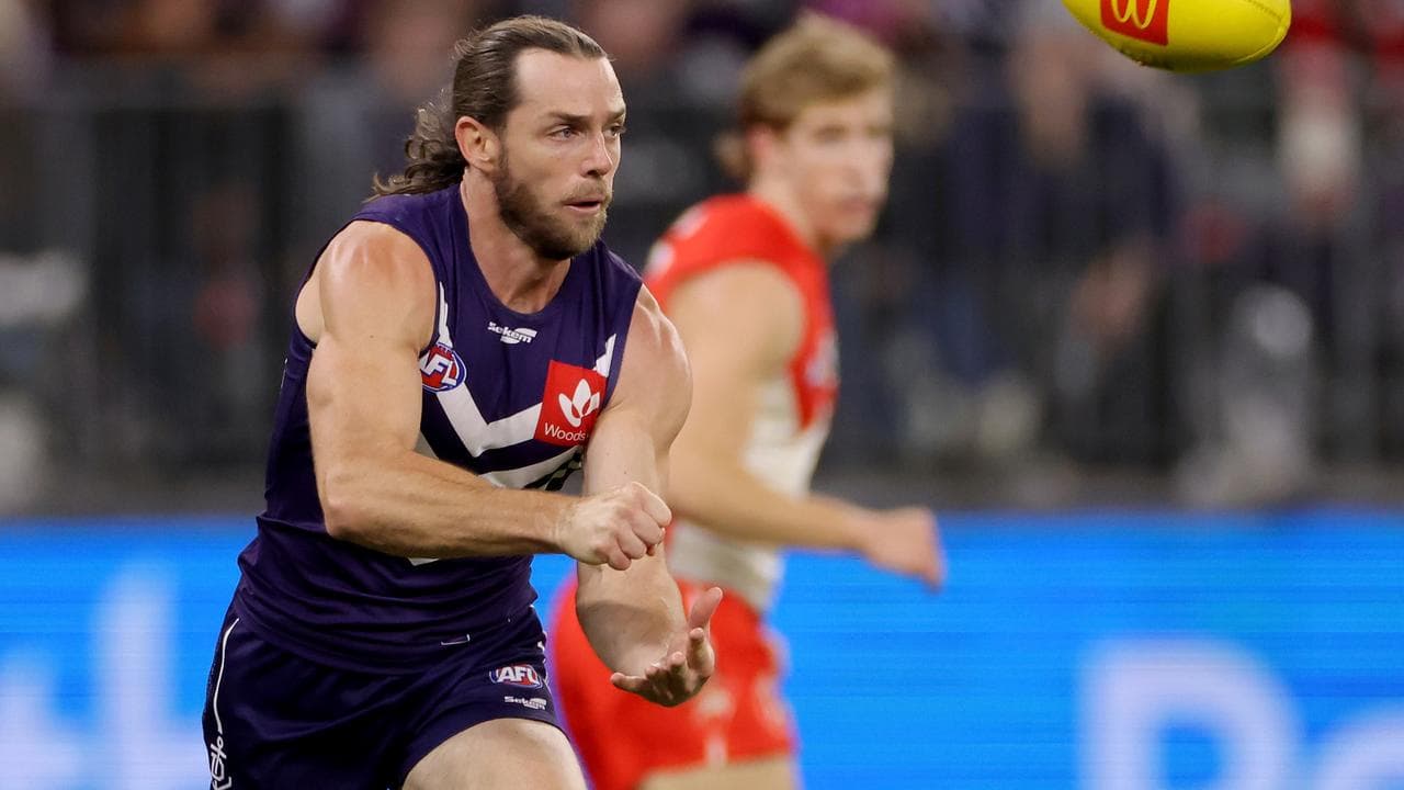 Dockers duo Colyer, Hamling sweat on new AFL deals