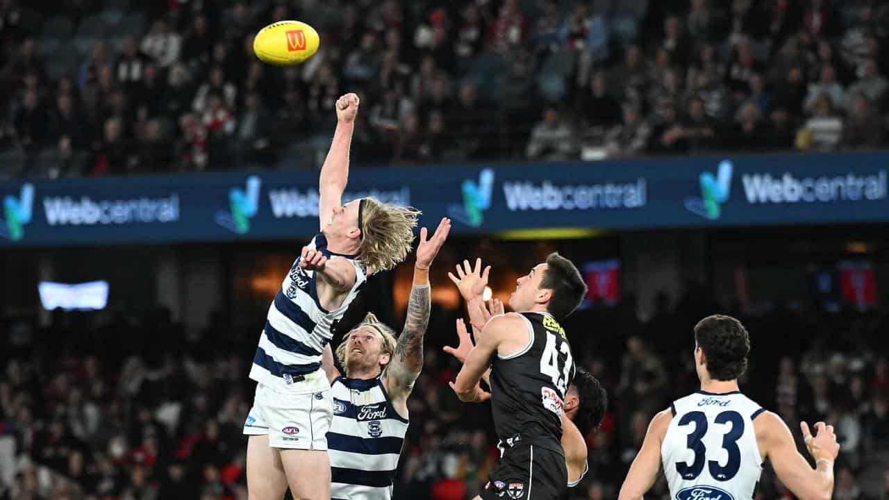 St Kilda boost finals hopes, end Cats' flag defence