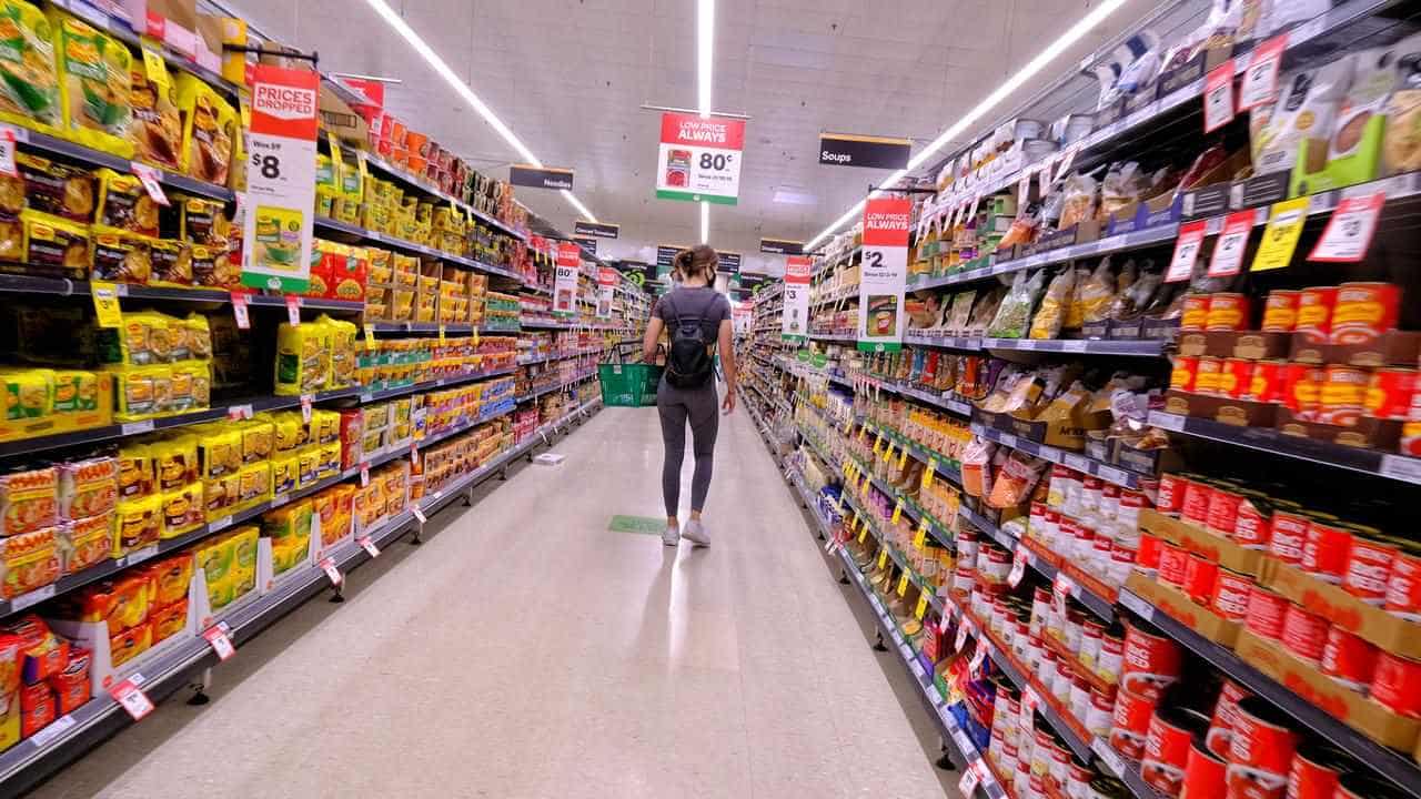 Consumers should expect lower grocery prices: minister