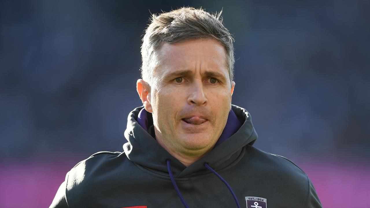 Freo coach Longmuir happy Eagles sticking with Simpson