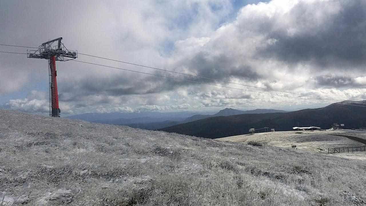 Snow season ends early for half of Vic's alpine resorts