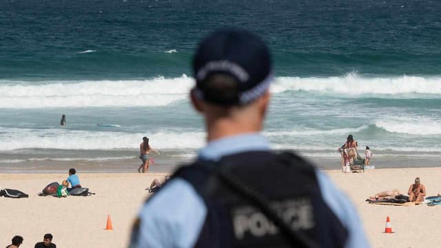 Man arrested after beach 'drowning attempt' on child