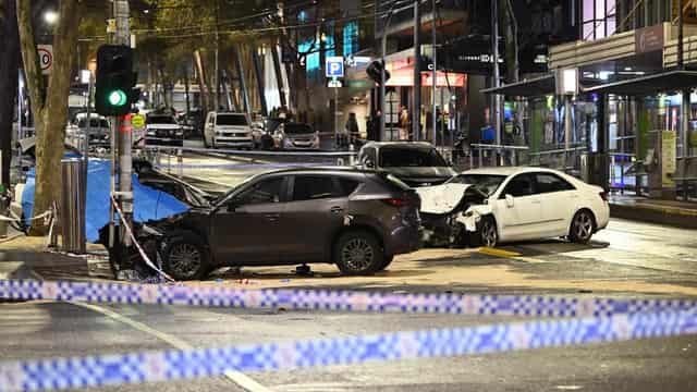 One dead after car hits people, vehicles in Melbourne