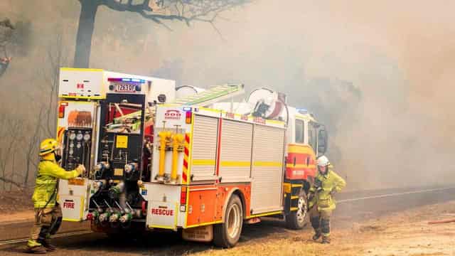 'Not safe to return': Tara residents flee bushfire