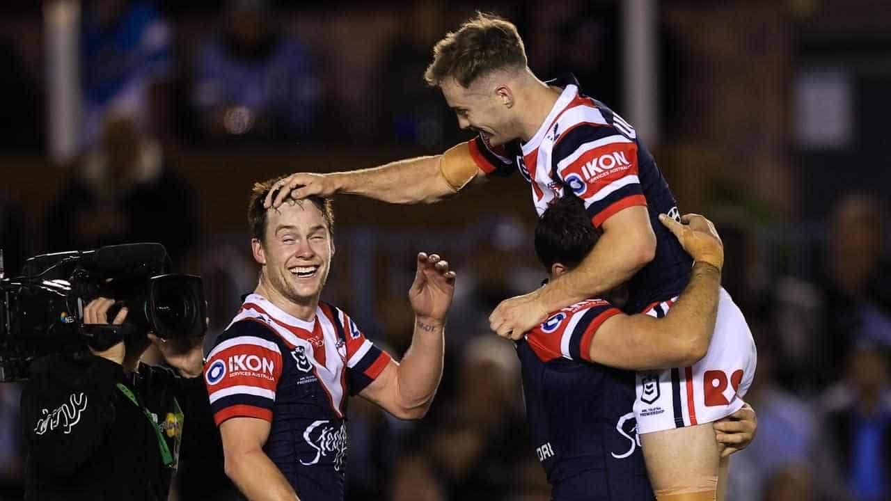 Walker helps Roosters pip Sharks in elimination final