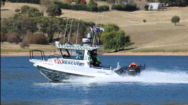 Second man's body found in search for missing fishermen