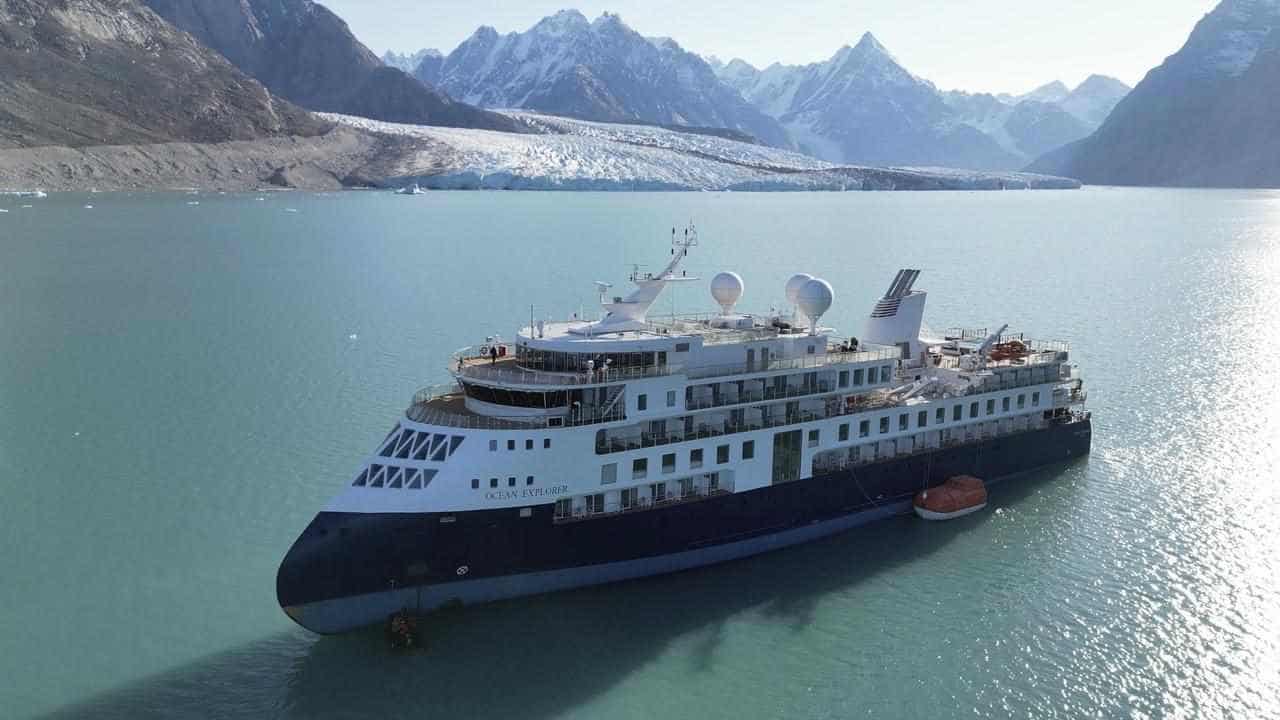 Stranded luxury cruise ship pulled free in Greenland