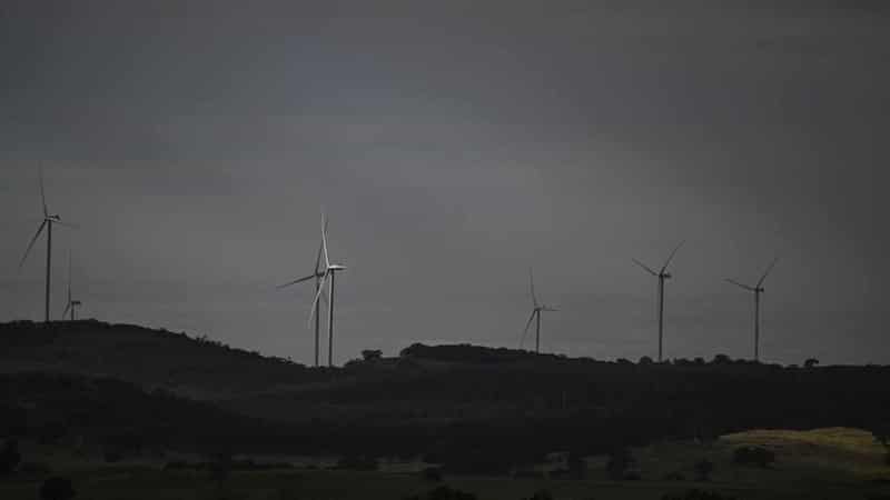 Switch to renewables 'messed up' despite clean ambition