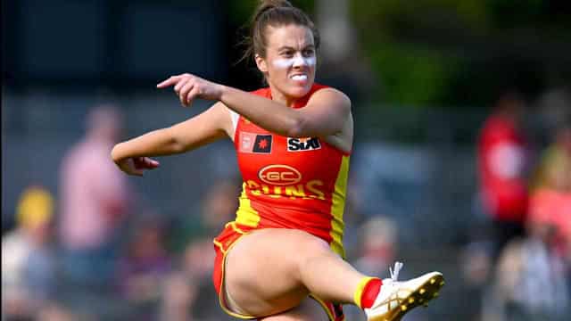 Stanton stands up again in Suns' AFLW win over Magpies