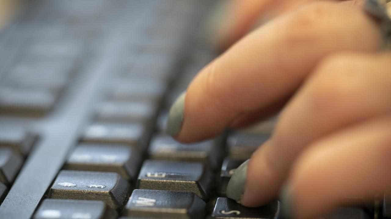 Man charged over $800k online investment scams