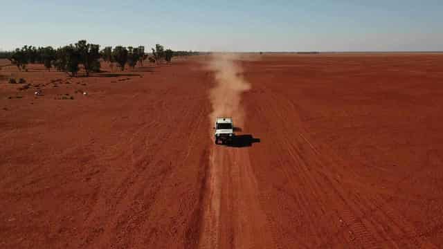 'From mud to concrete' farmers feeling the El Nino heat