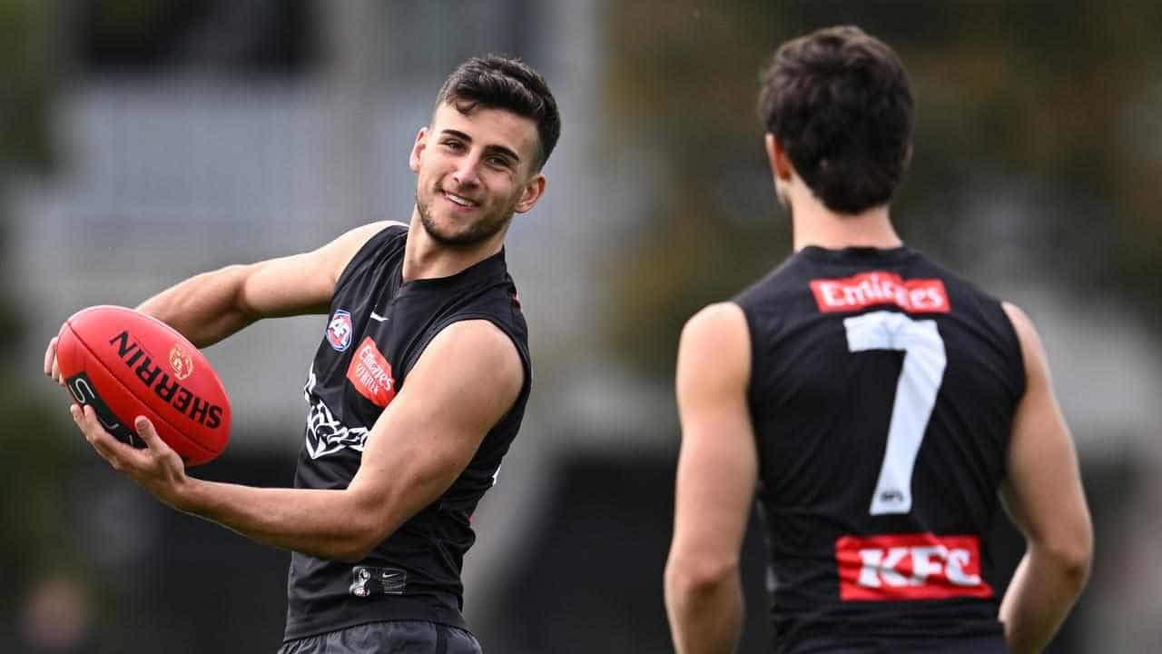 Giants prepare for Daicos as Blues swing selection axe