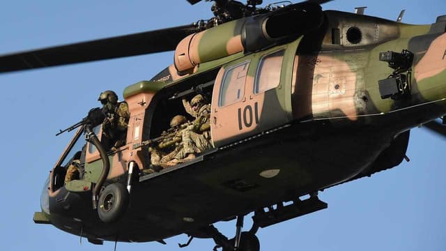 Troops head north as army braces for regional conflict