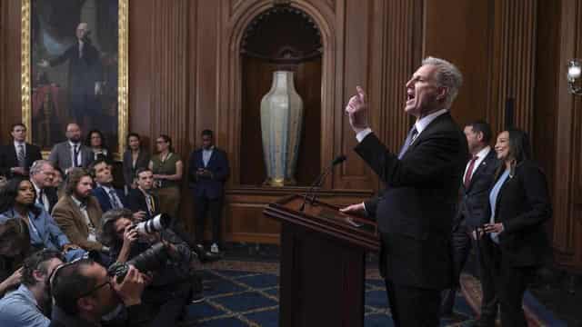 US Congress tees up votes in scramble to avert shutdown