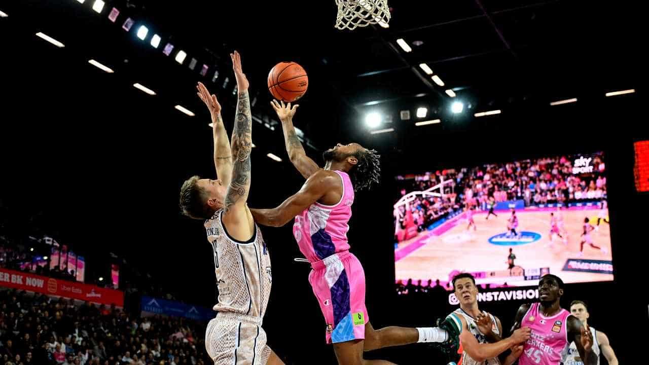 Breakers celebrate Abercrombie NBL milestone in style