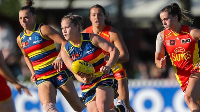 Unbeaten Crows skip past Gold Coast in AFLW win
