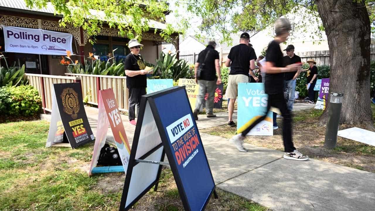 Voice volunteers hit the hustings as pre-polling opens