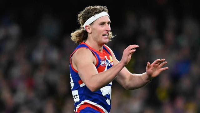 Dogs forward Naughton signs huge AFL deal until 2032