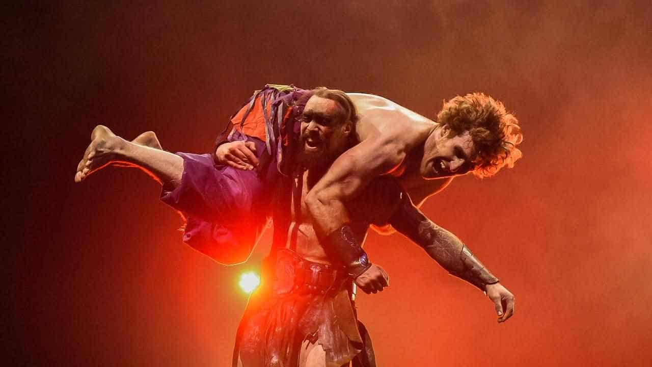 Pro wrestlers body slam Norse mythology in Fringe show