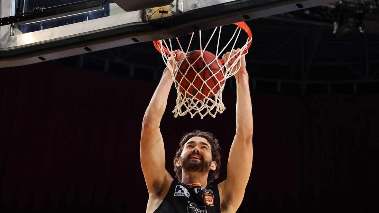 Kings beat Wildcats, storm to top spot on NBL ladder