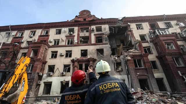 At least 10 killed in Russian attacks on Ukraine