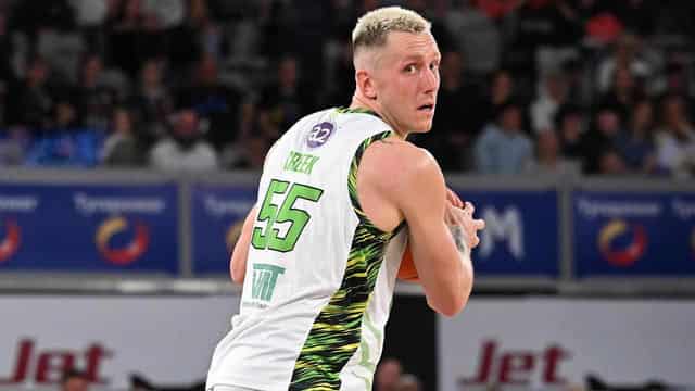 Creek helps turn the tide as Phoenix thump 36ers in NBL