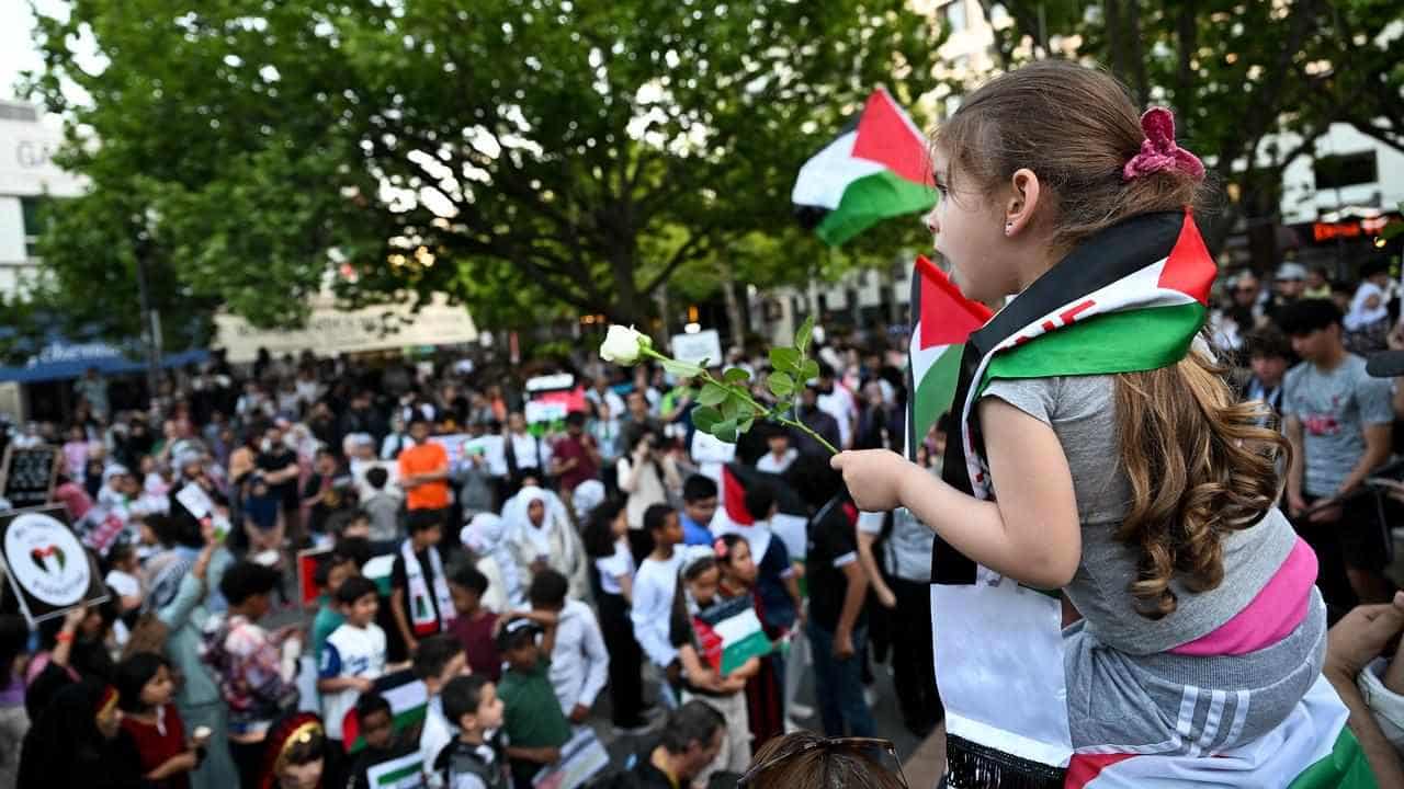 Police approve pro-Palestine march for 10,000 turnout