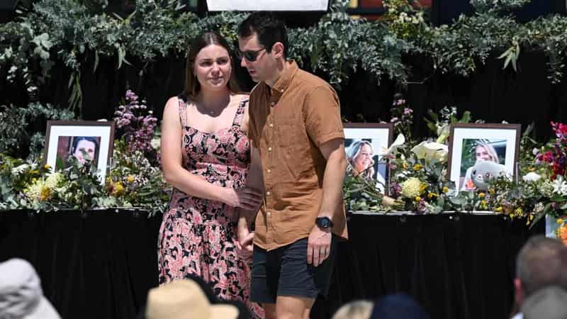 'Hearts broken': memorial honours victims of bus crash