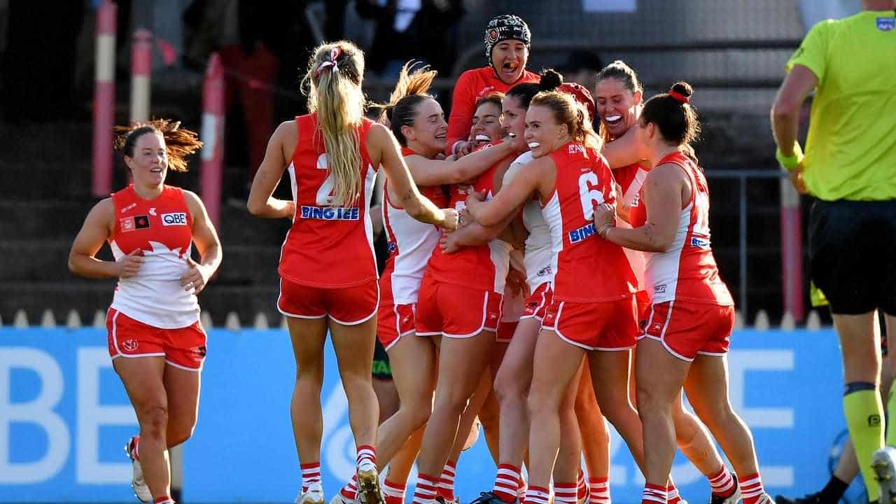 Swans crush Bulldogs in record-breaking AFLW win