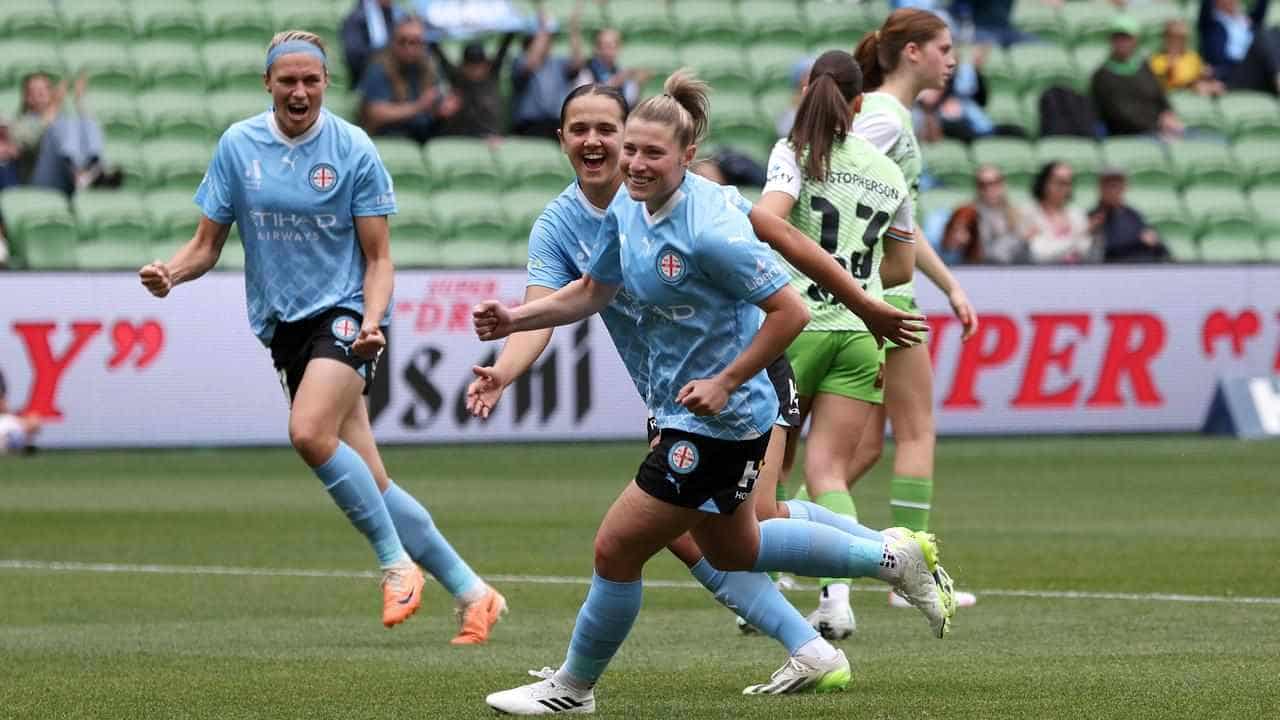 Roar stun Sydney, Pollicina steers City past Canberra