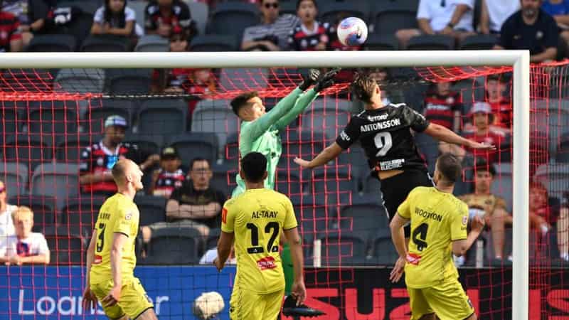 Goalkeeper Paulsen saves Phoenix a point against WSW