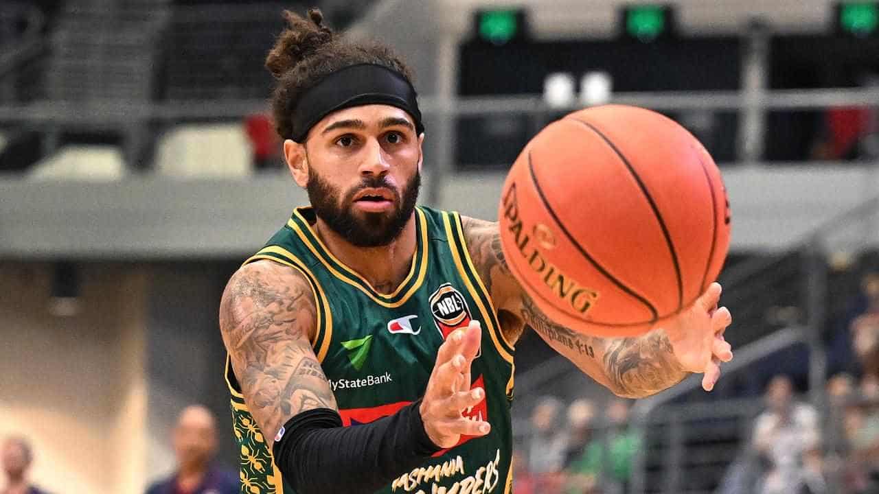 Crawford runs hot as JackJumpers end Kings' NBL streak