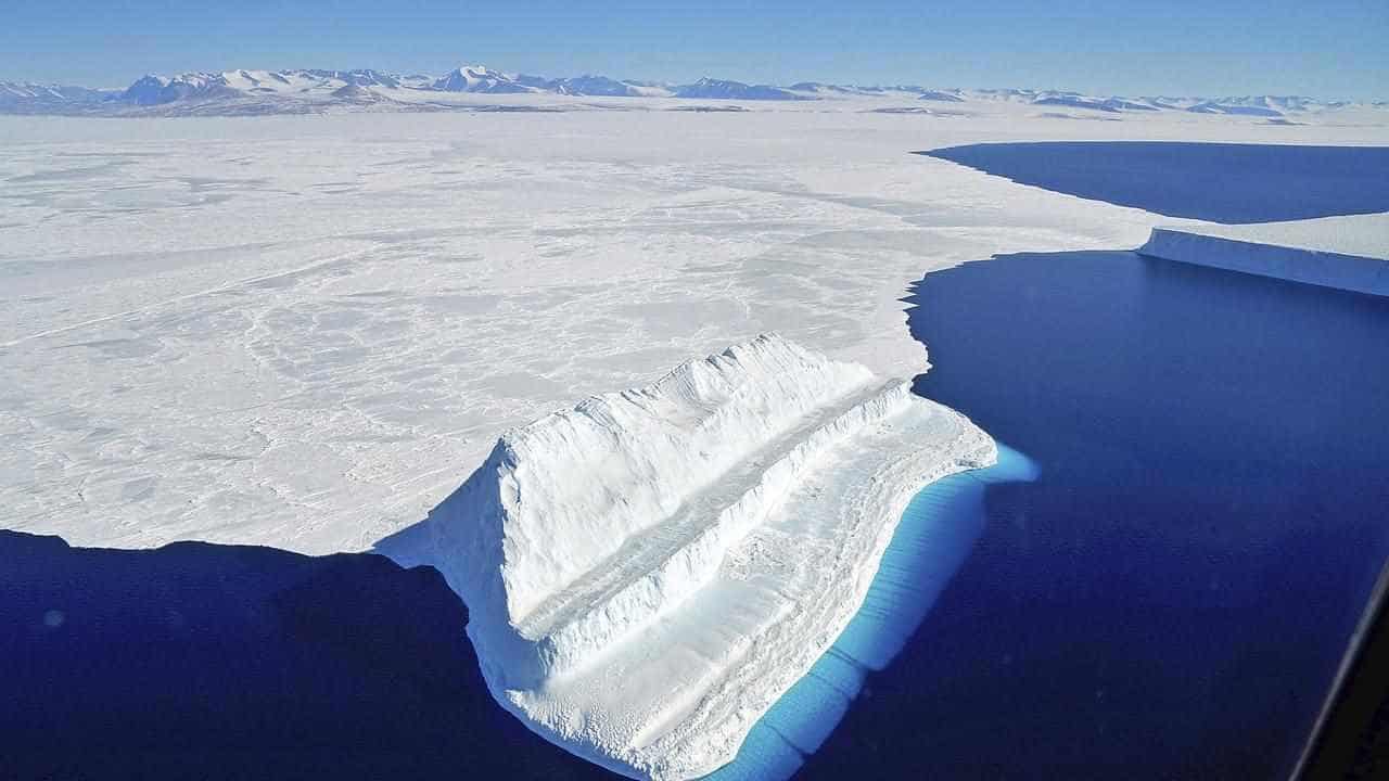 Future Antarctic ice shelf melting 'unavoidable'