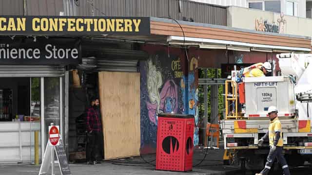 Melbourne tobacco store goes up in smoke amid gang war