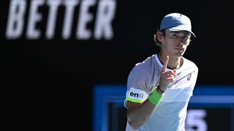 De Minaur in action on day one of summer of tennis