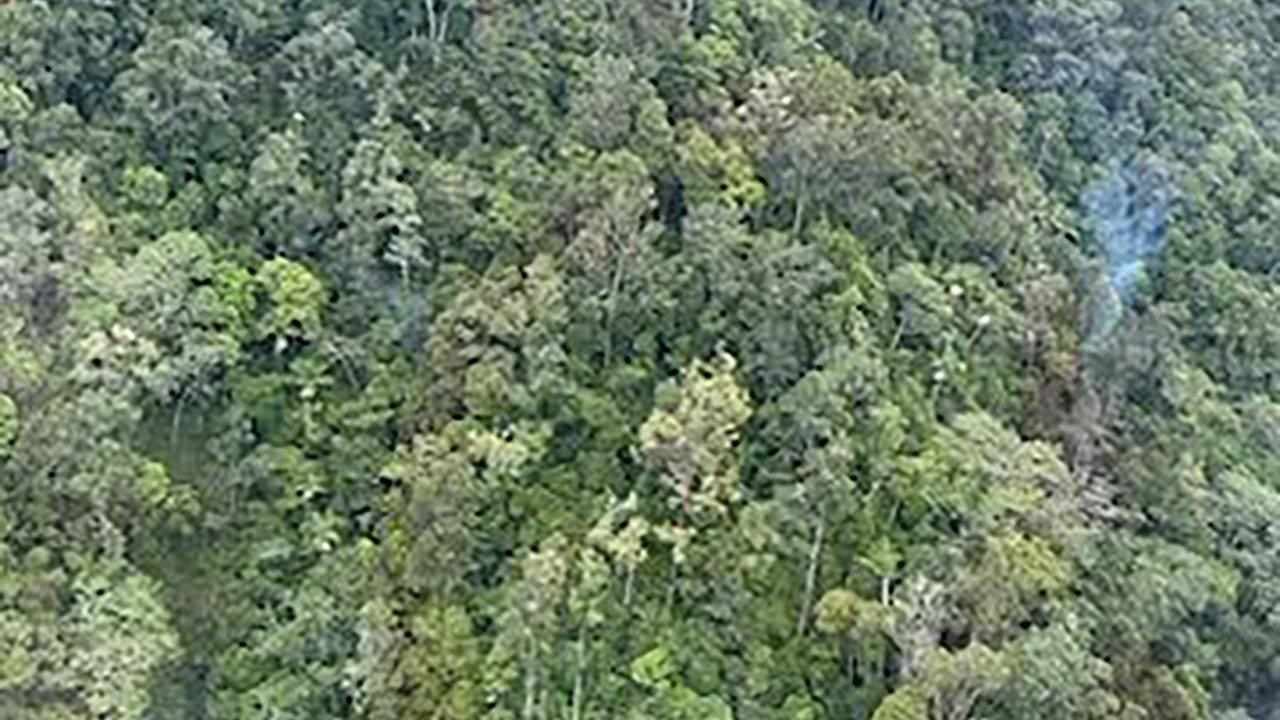 Plane crashes into mountain, killing two grandparents