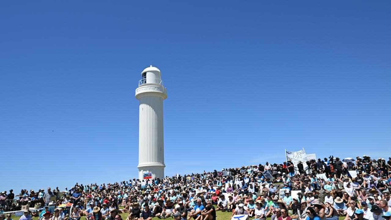 Rally against wind farm generates major public support