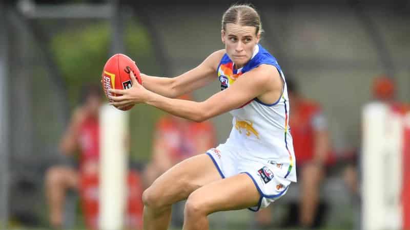 Hawks' Bates, Bodey shut down Power in AFLW