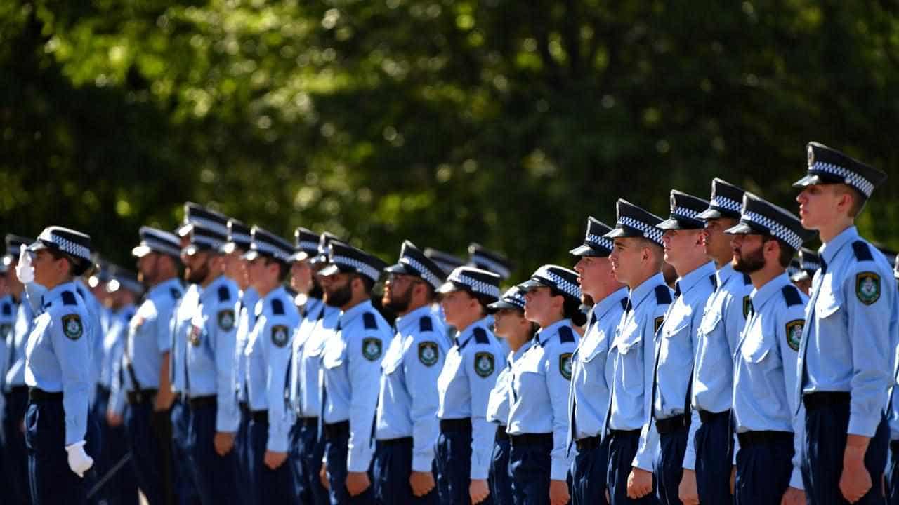 Pay for trainee NSW cops to fight off interstate offers