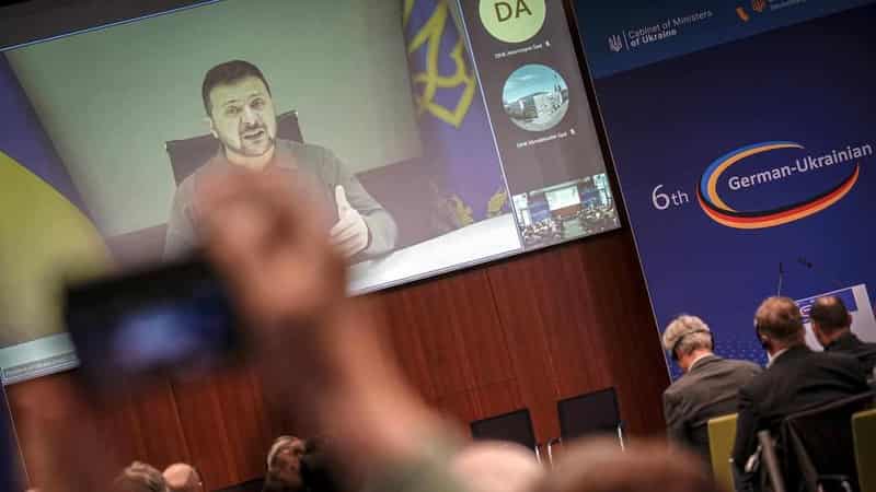 Ukraine: Zelenskiy warns against excessive expectations