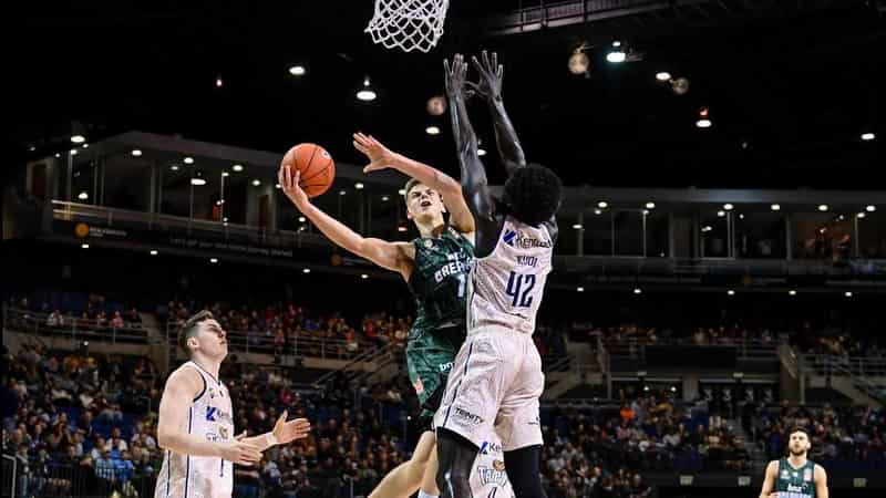 Breakers stop the rot with NBL win over Taipans