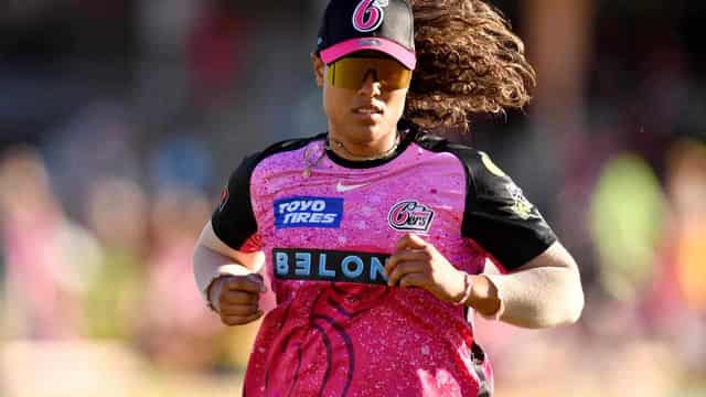 Sixers remove covers to set up thrilling WBBL win