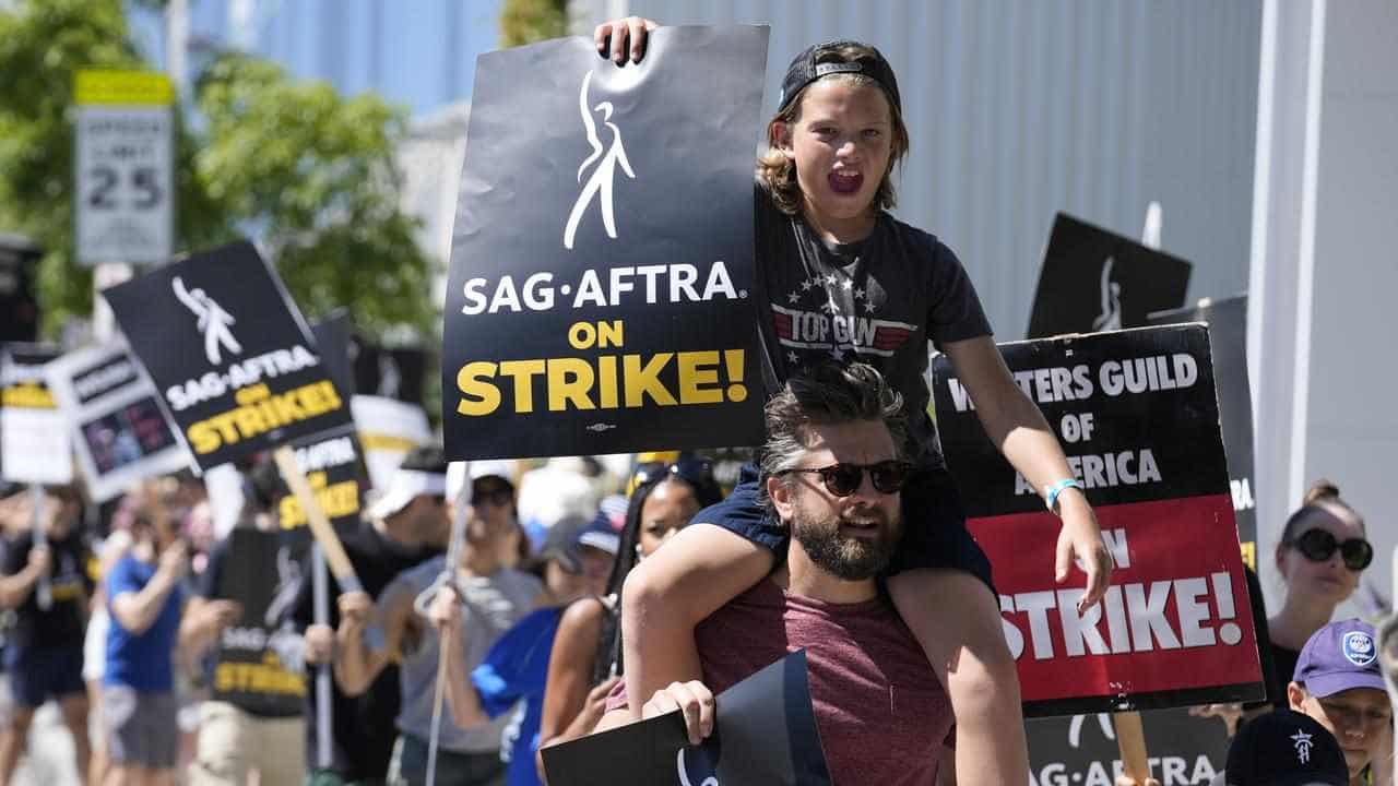 Hollywood actors reach deal with studios to end strike