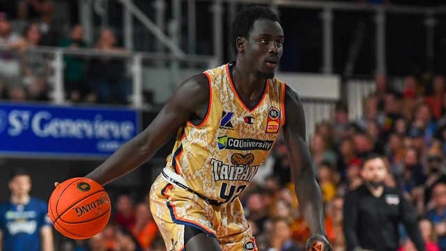 Taipans steamroll struggling Hawks in NBL