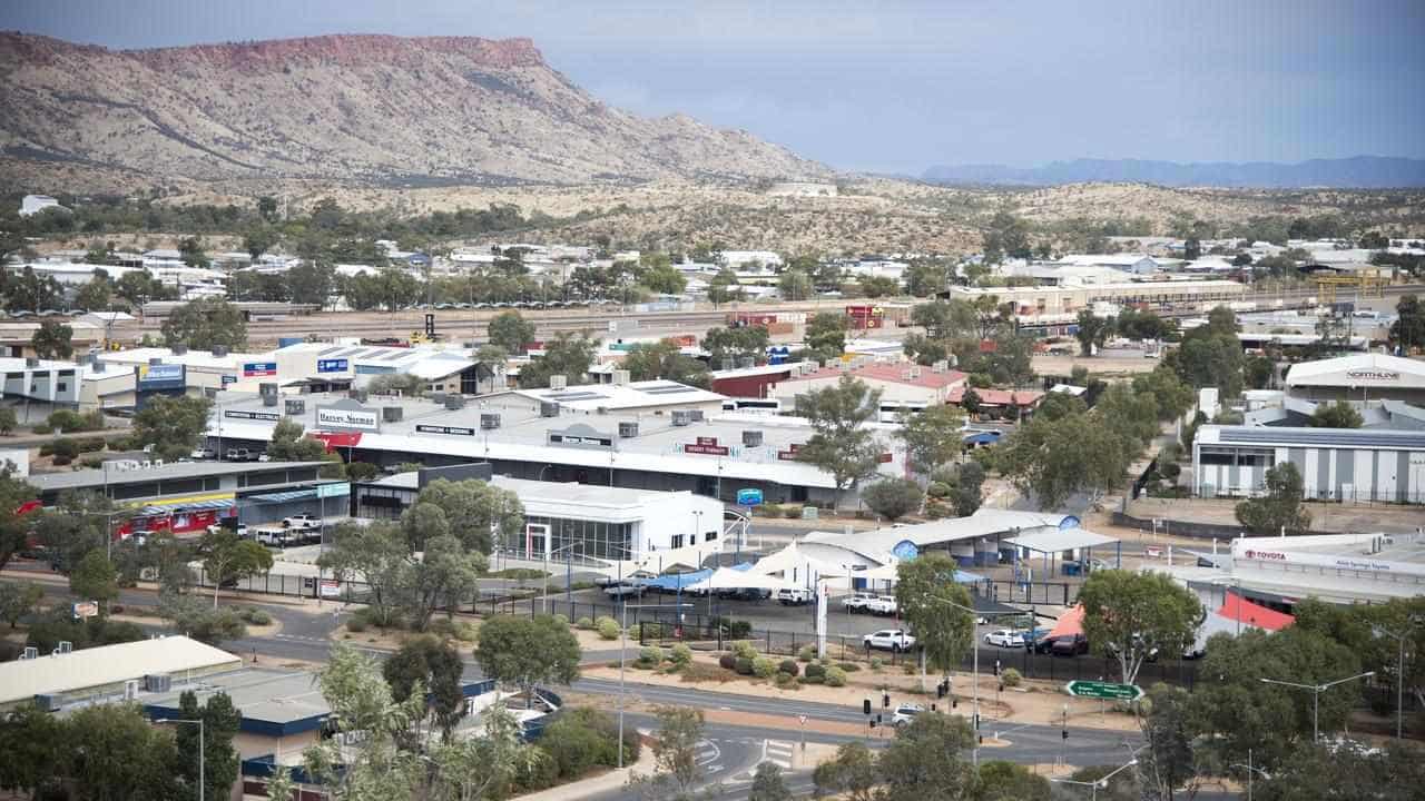 Extra cops for Alice Springs in 'zero tolerance' summer