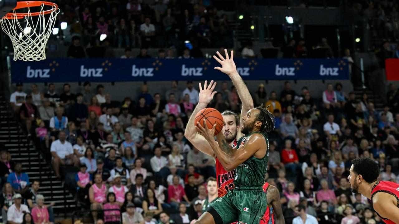 Hawks beat Breakers as Tatum starts NBL tenure in style