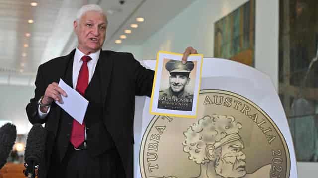 Katter wants to toss King off coins, use local heroes